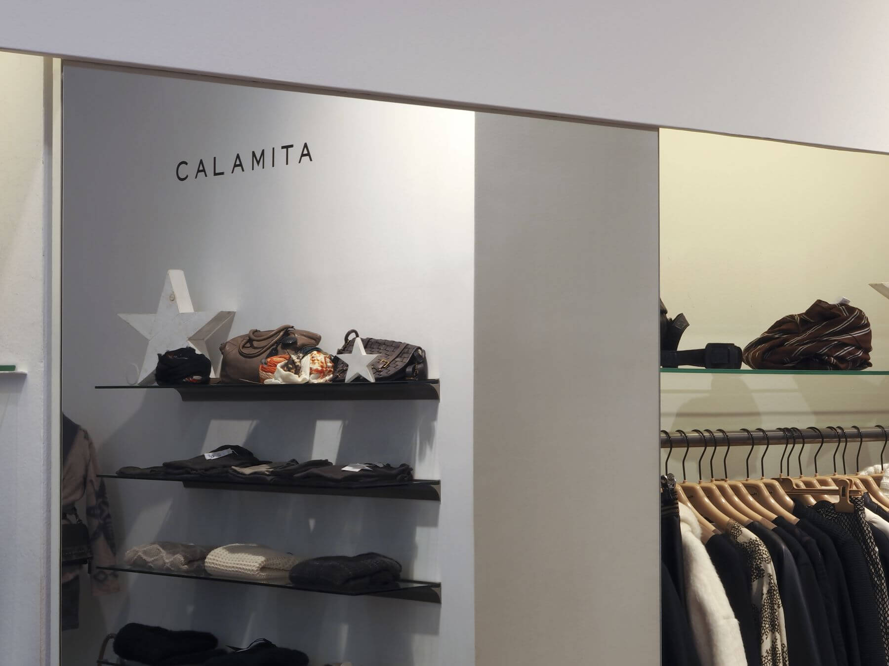 calamita | shop | wien 01 - Geschäfts-/Gewerbebetriebe